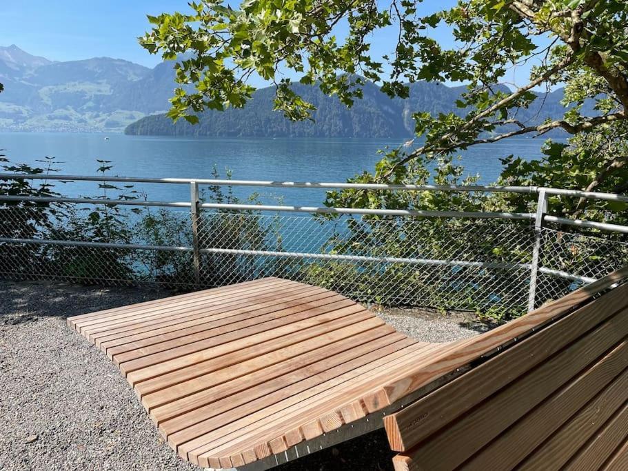 Villa Bootsmann Mit Spektakulaerer Seesicht Nahe Badestrand Vitznau Buitenkant foto