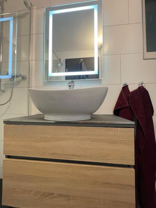 Villa Bootsmann Mit Spektakulaerer Seesicht Nahe Badestrand Vitznau Buitenkant foto